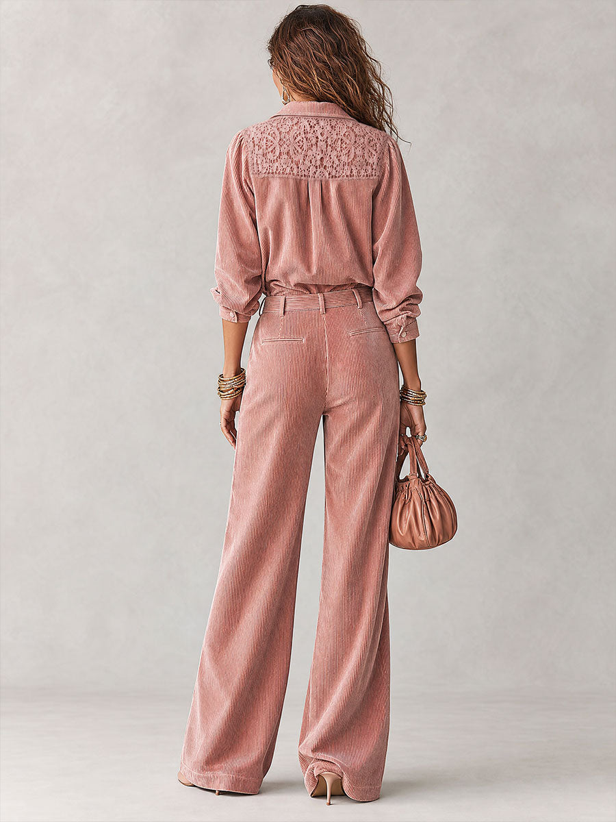 Ensemble bohème avec chemise en velours côtelé bordée de dentelle et pantalon à jambes larges