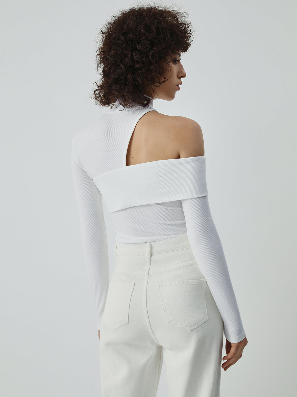 Ginevra | Top asymétrique à col montant