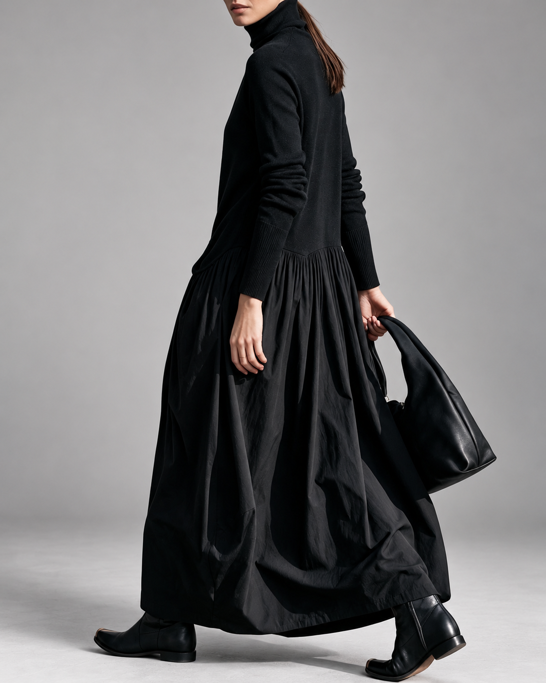 VALMORIE | Robe Maxi Noire Oversize à Col Montant