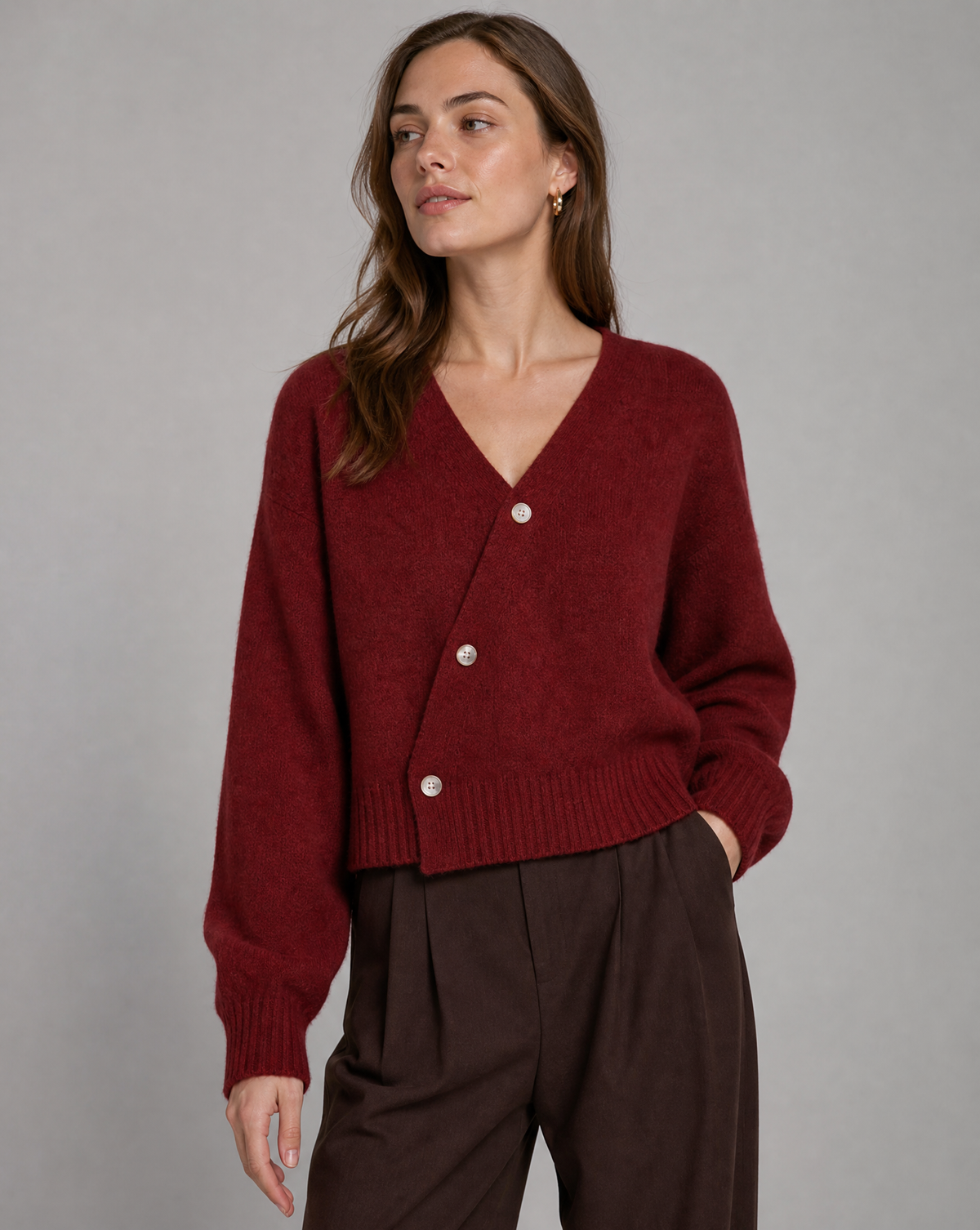 Estelle | Cardigan à col V et boutonnage croisé