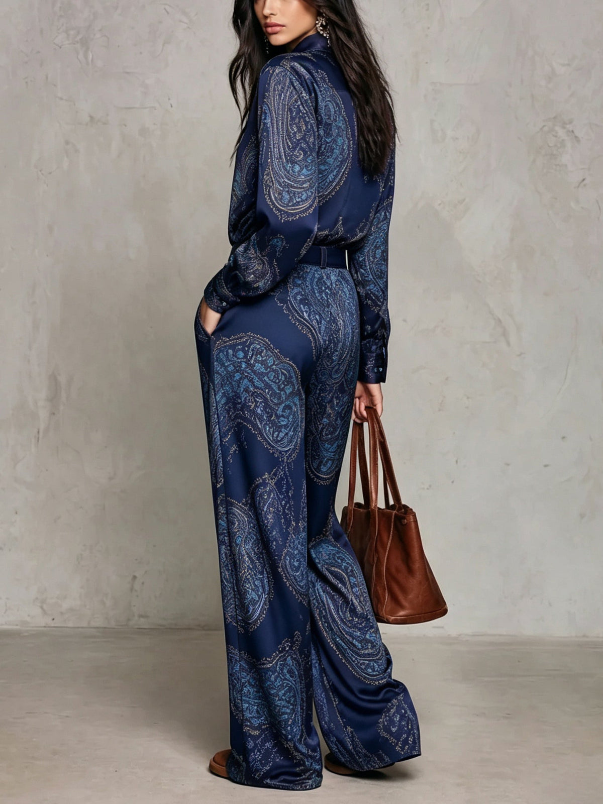 Ensemble chemise satinée à manches longues et pantalon à jambes larges à imprimé cachemire bordeaux-violet (avec ceinture)