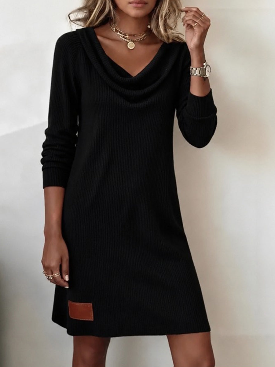 Mira | Élégante Robe-Pull Noire en Maille Côtelée à Col Bénitier